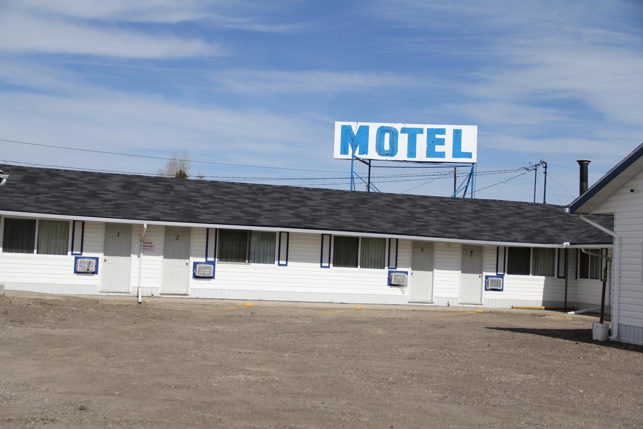 Bluebird Motel Innisfail Eksteriør billede