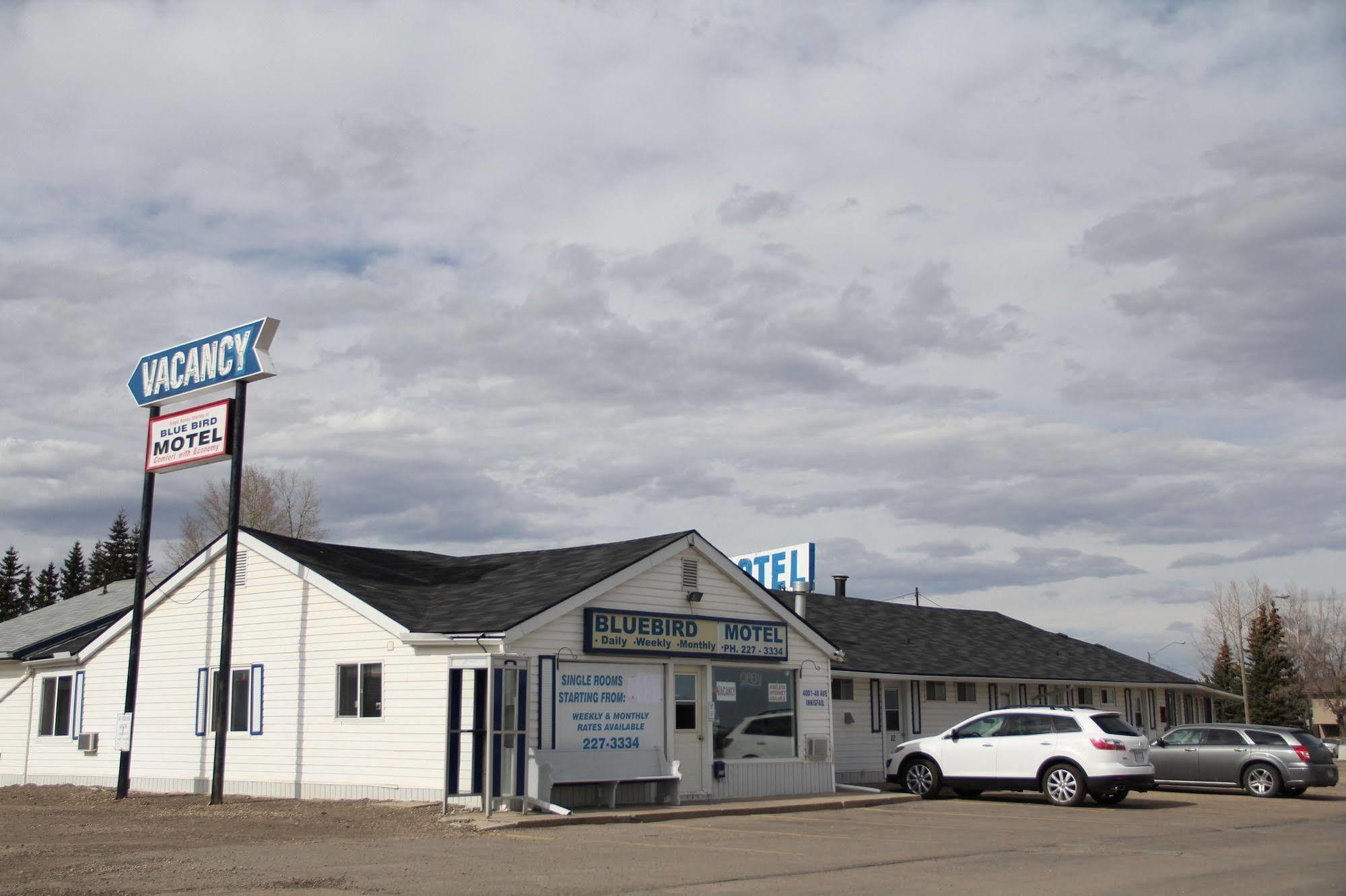 Bluebird Motel Innisfail Eksteriør billede