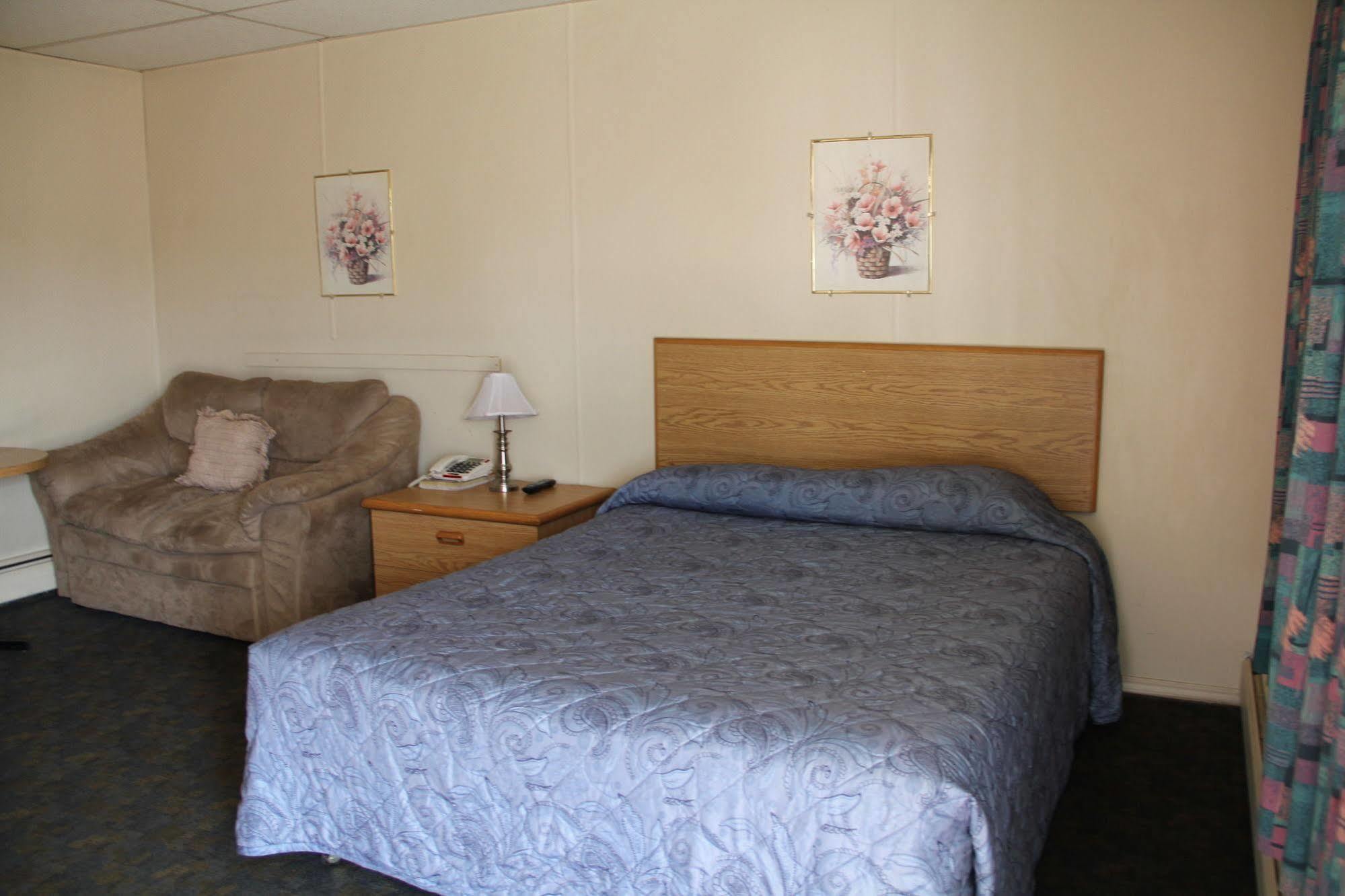 Bluebird Motel Innisfail Eksteriør billede
