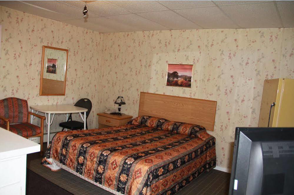 Bluebird Motel Innisfail Eksteriør billede